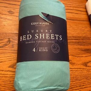 Luxury bedsheets from cozy house, king size green